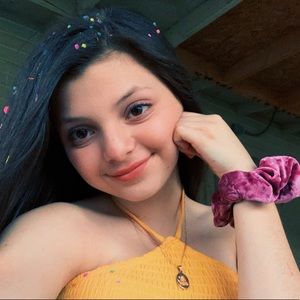 Meet your Posher, Alexia